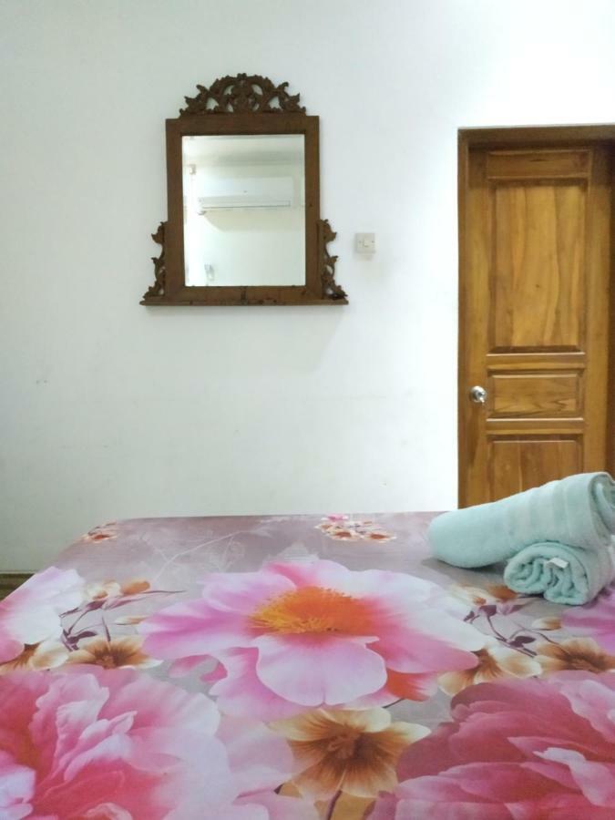Rumah Pathuk Syariah Homestay Yogyakarta Exterior photo